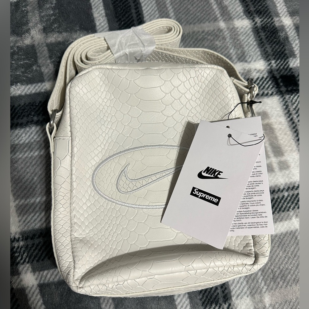 Nike Supreme NWT Bag